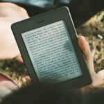 E-books e leituras coletivas se tornam alternativas durante o isolamento social.